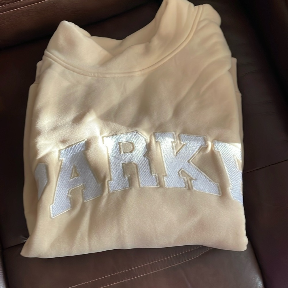 New sweatshirt size medium to large